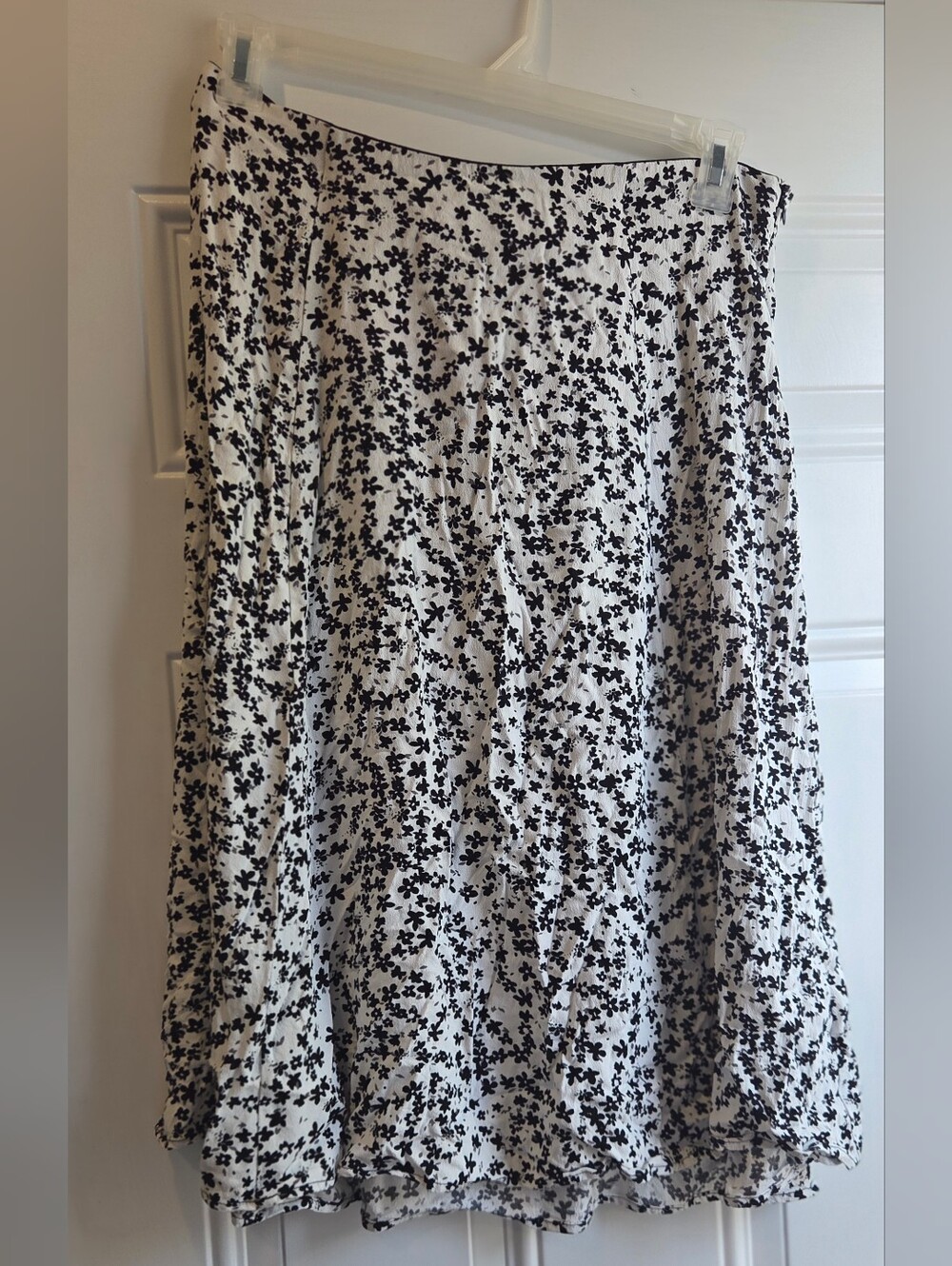 Ardene Black and White Floral A-Line Skirt Size L